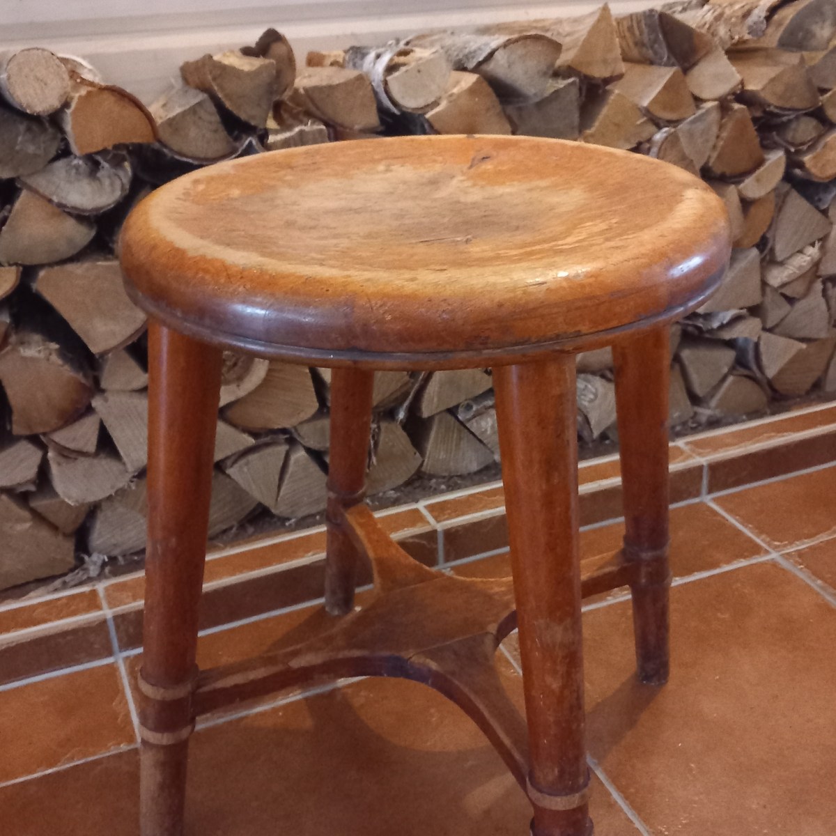 Patinoitunut Jugend-jakkara 1890-1910&nbsp;-luvuilta